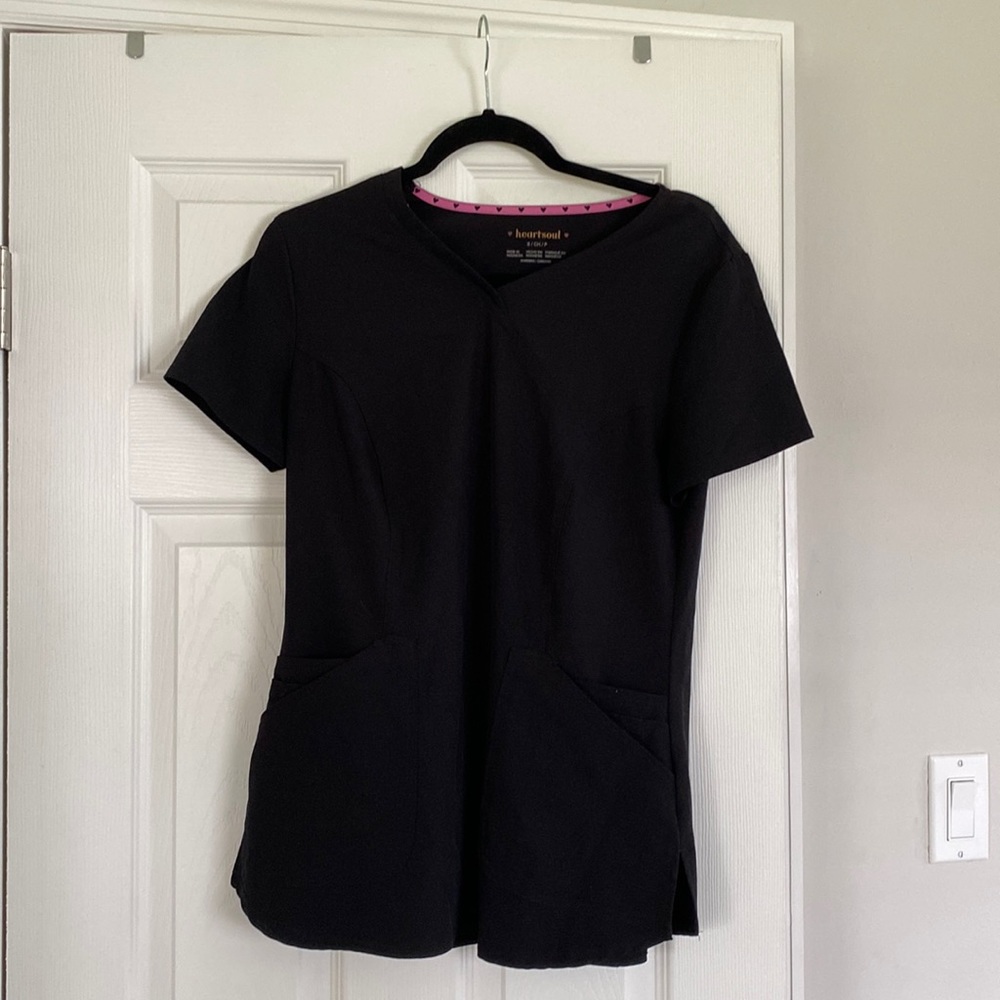 Black heartsoul scrub top extra length